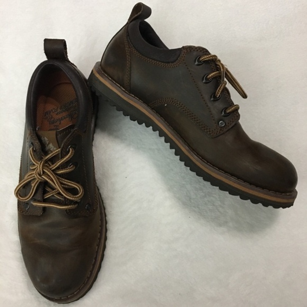 Sketchers brown leather oxford